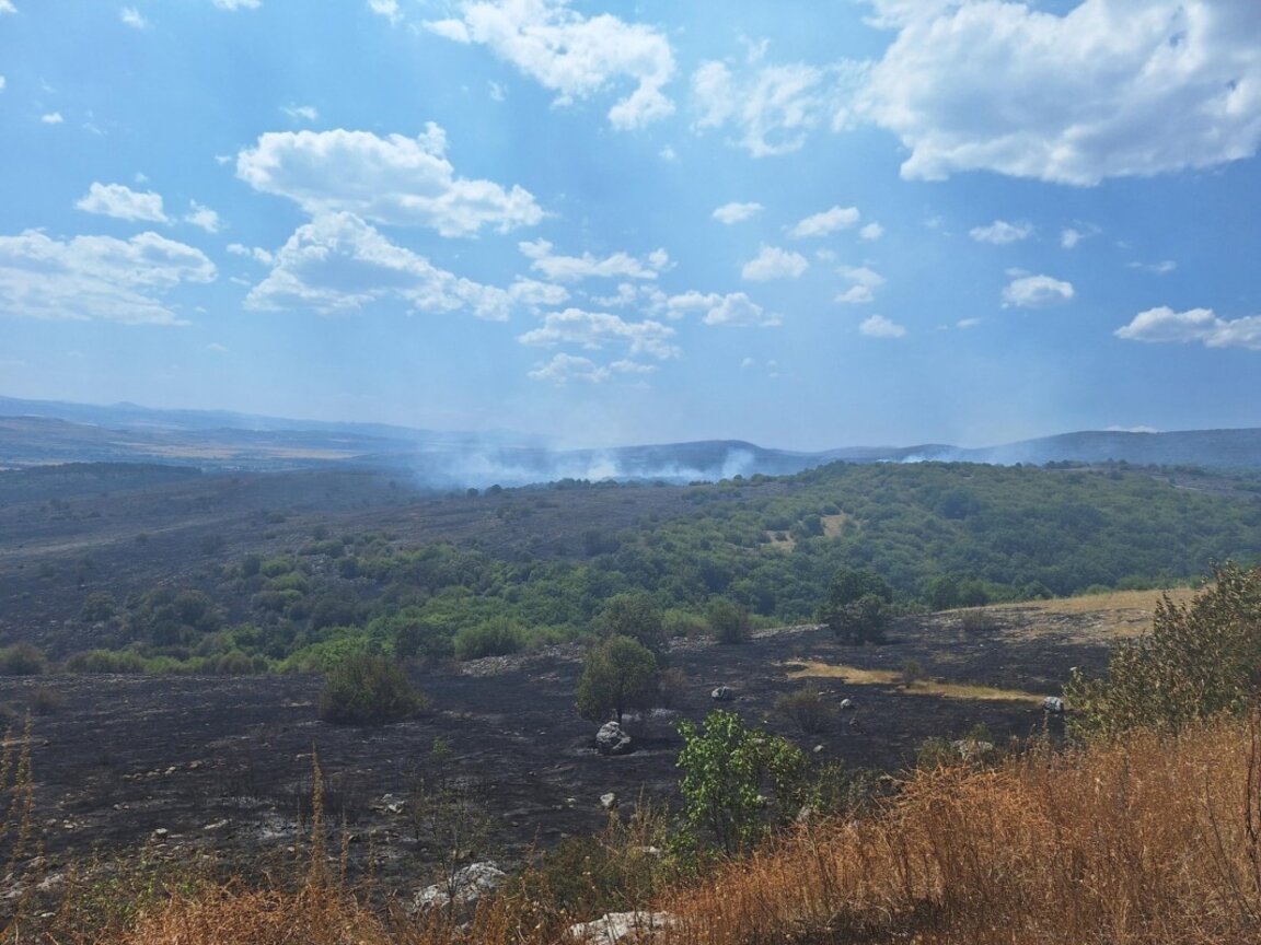 След пожара в Трънско хората се връщат по домовете си