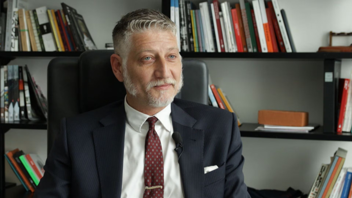 Алесандро Джули, италиански мин. на културата