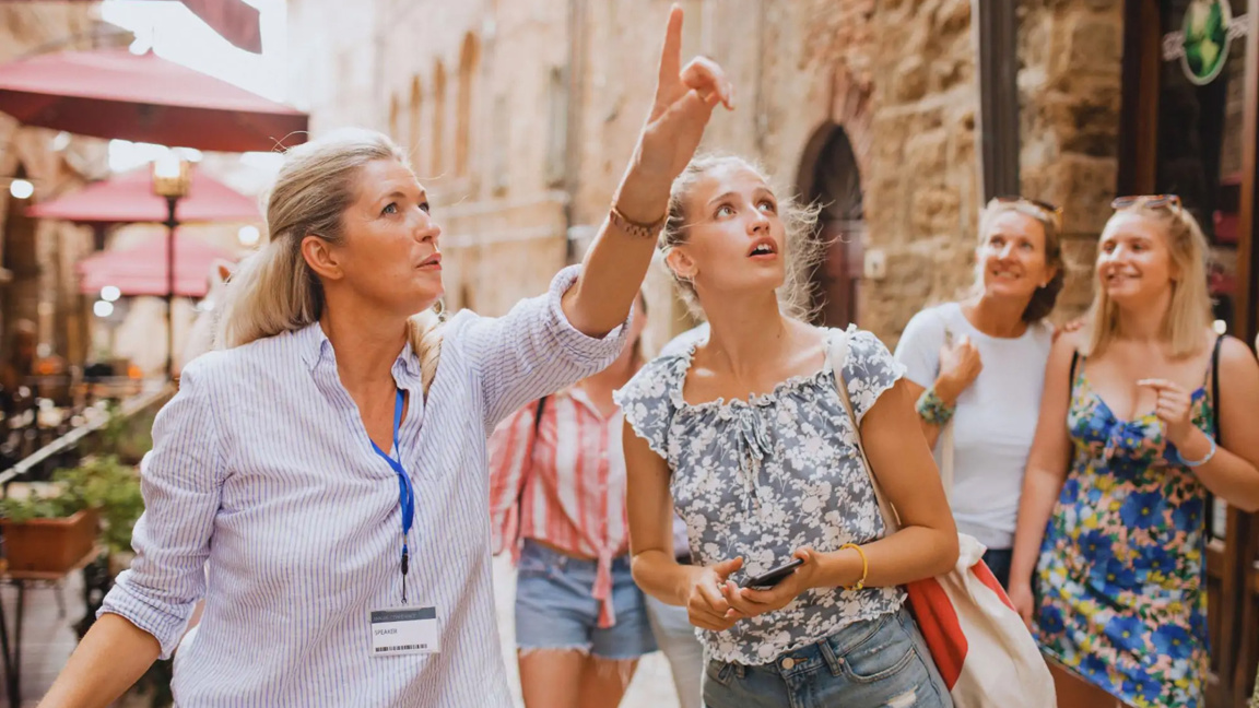 Държавата подготвя по-строг контрол срещу нелегалните екскурзоводи