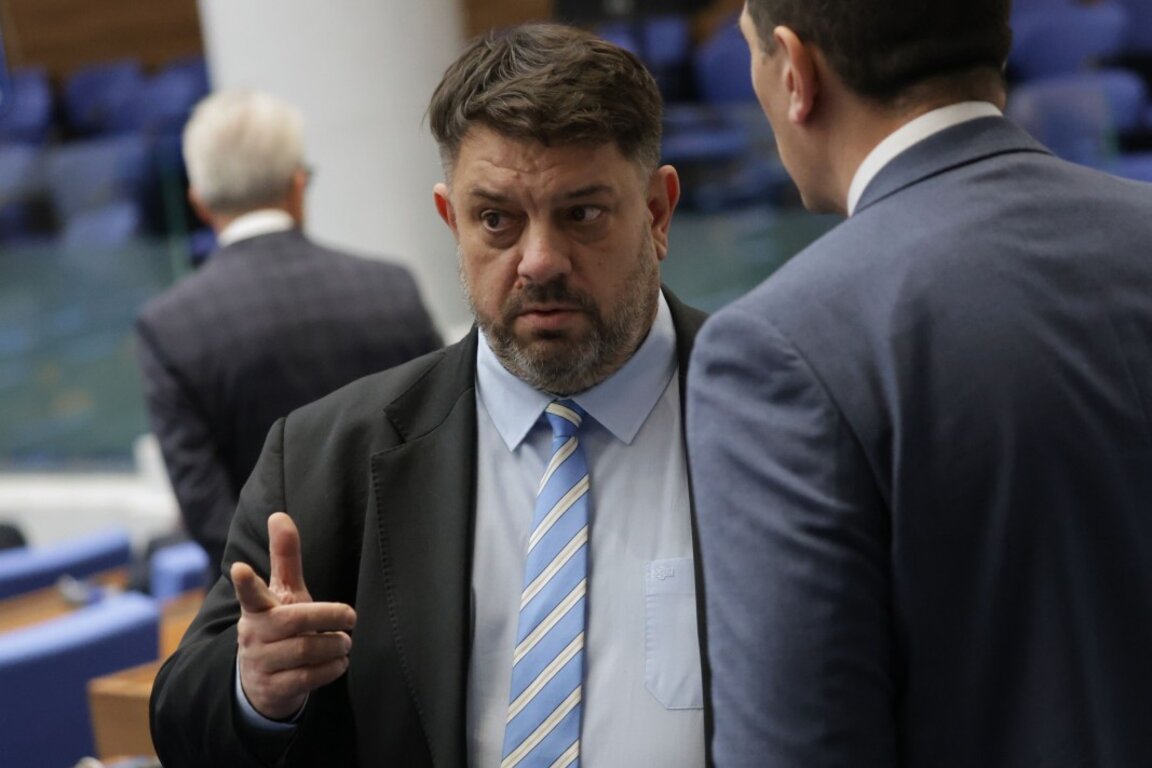 Атанас Зафиров в НС.