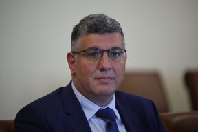 Нови обществени поръчки за пътни ремонти и нова тарифа за ТОЛ таксите