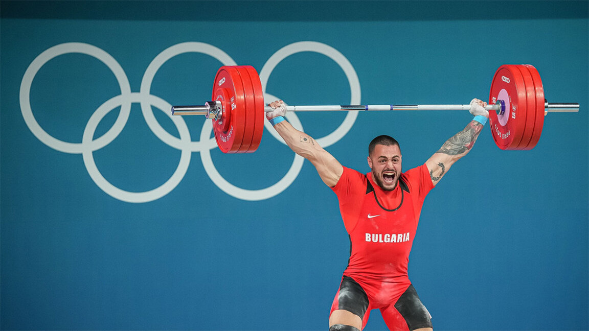 JO de Paris: le Bulgare Karlos Nassar est champion olympique d'haltérophilie avec un record du monde