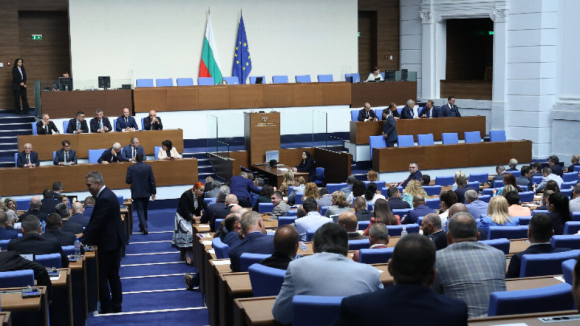 "Форум", 17.09.25: Пети вот на недоверие заради провал в секторите вътрешна сигурност и правосъдие