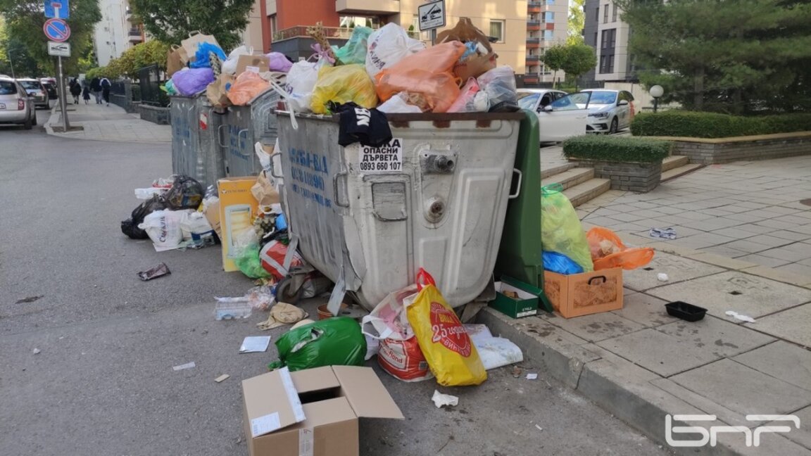 Нови поръчки, прекратени поръчки - коя фирма в кой район ще чисти боклука на София?