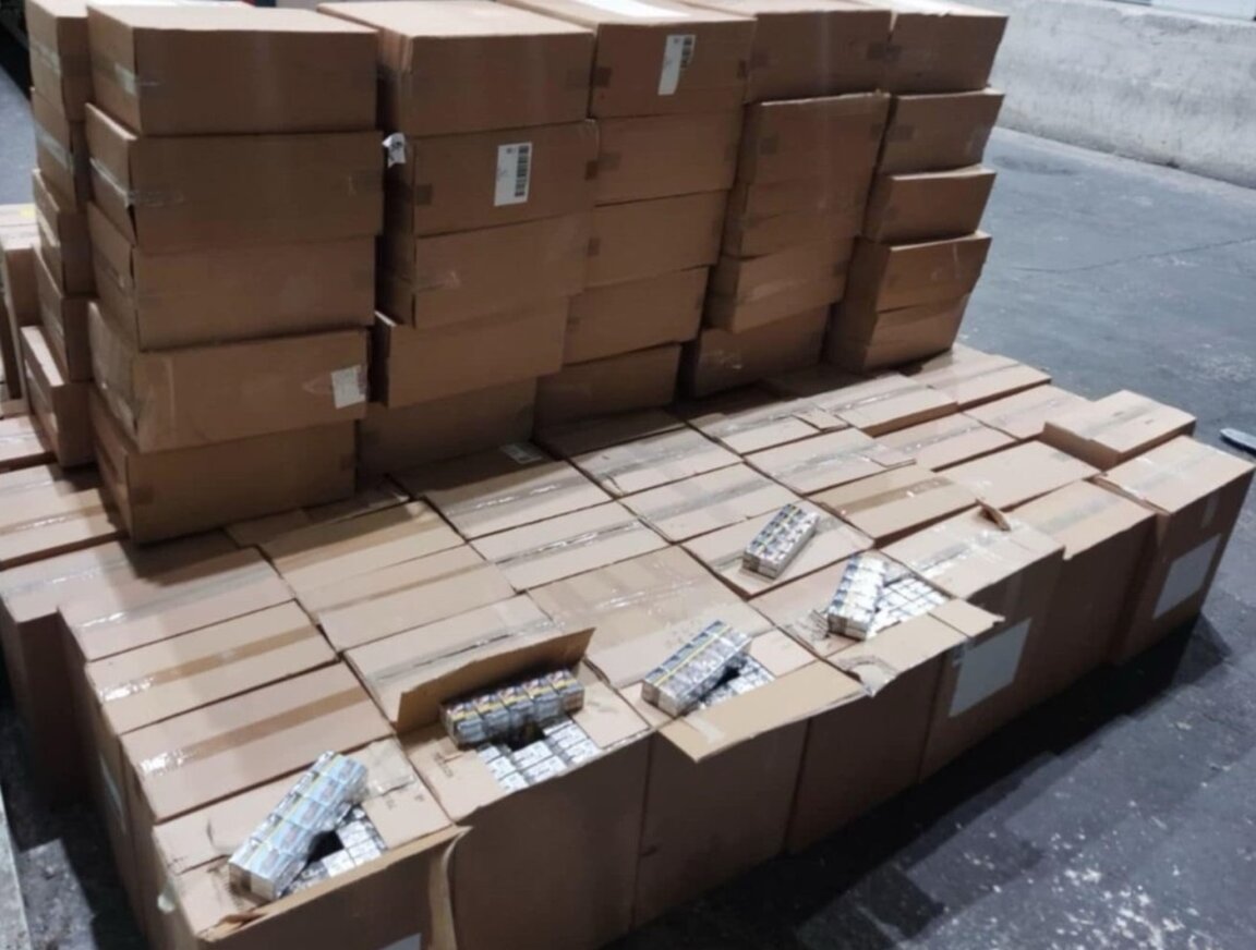 950 хил. къса контрабандни цигари задържаха митничарите на "Лесово"