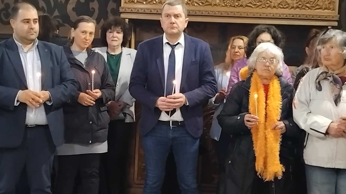 Благодарствен молебен за 14-годишнината от земетресението в Перник