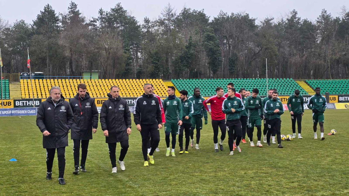 Стадионът на Добруджа с осветление като ...