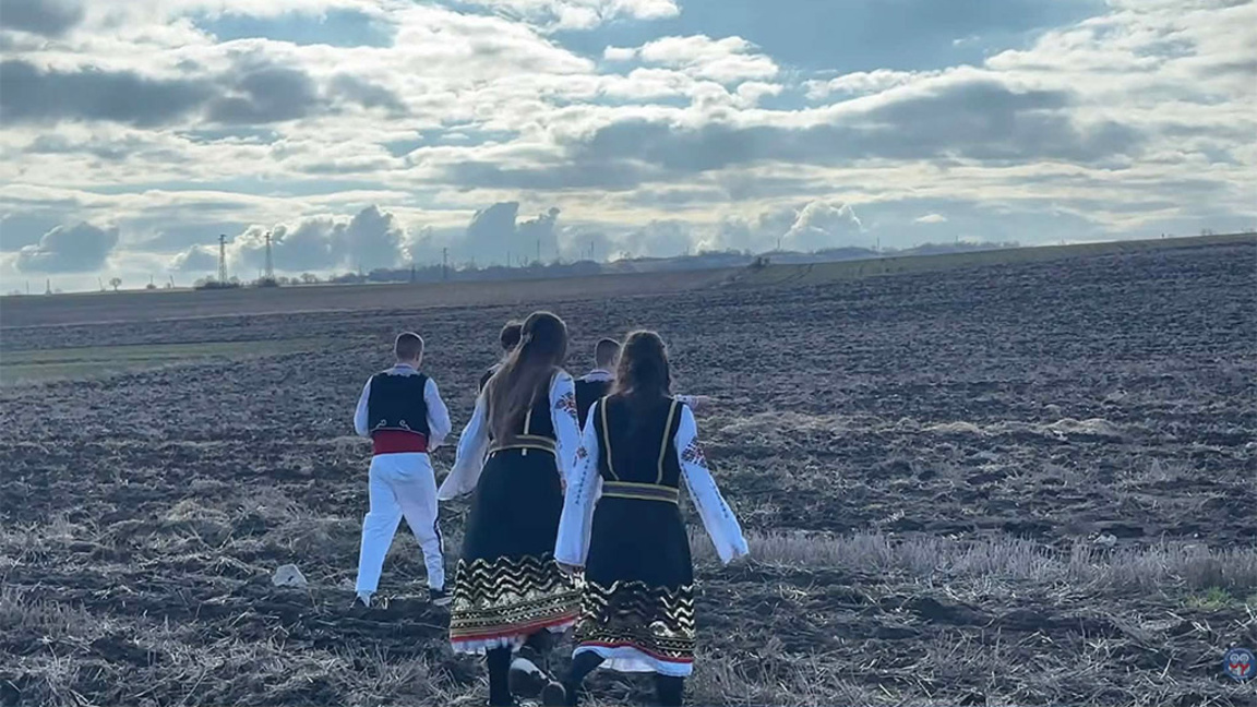 Кадър от филма "Няма по-голям от хляба"