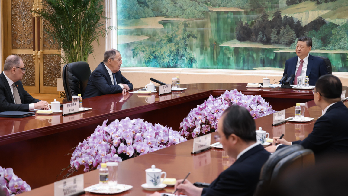 Руският външен министър Сергей Лавров бе приет в Пекин от китайския президент Си Цзинпин