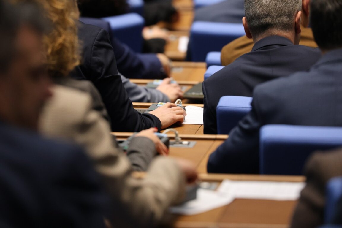 Парламентът обяви първия мандат за неуспешен