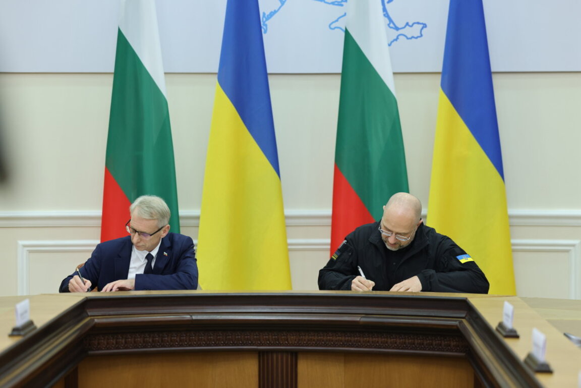 Николай Денков и Денис Шмигал подписаха заявление по ключови теми от двустранното сътрудничество