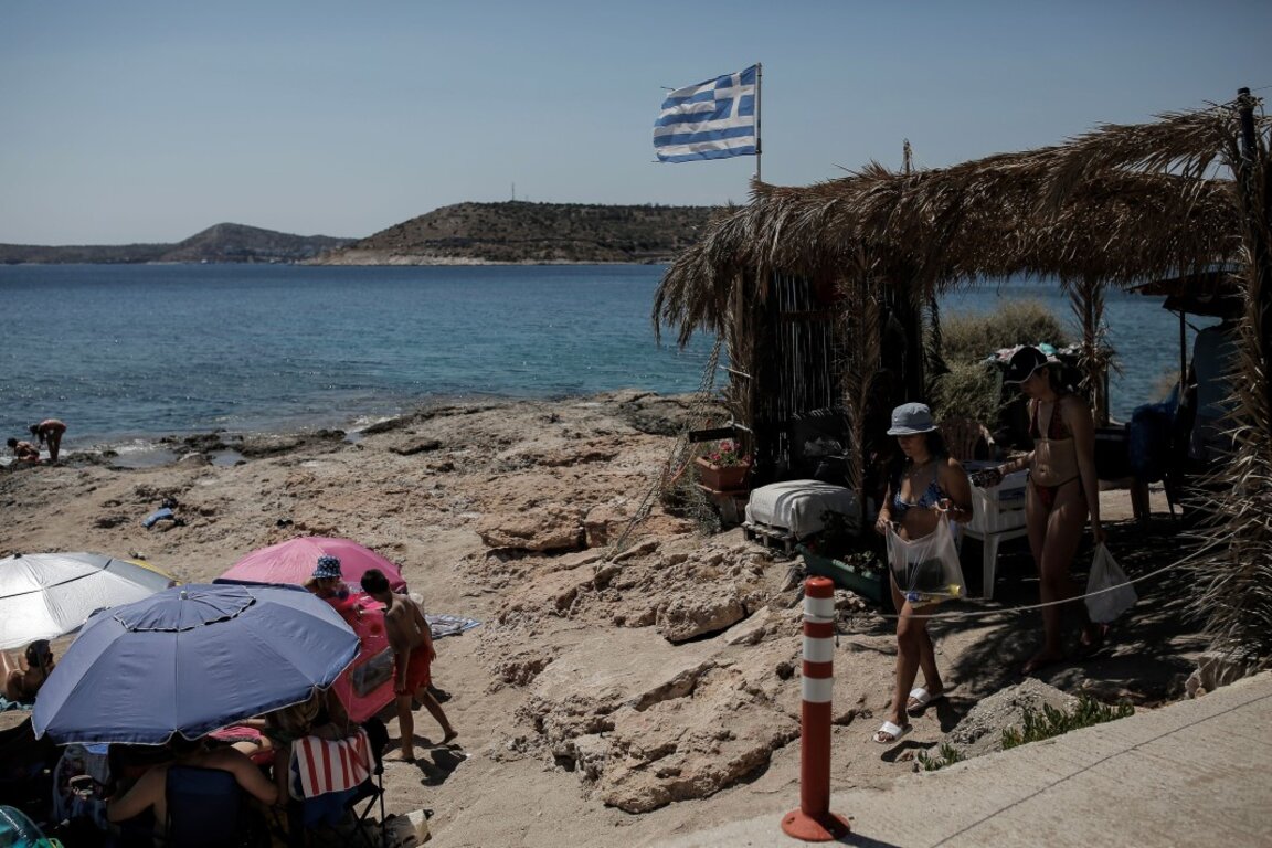 Засилени проверки за нарушения в туристическия сектор в Гърция