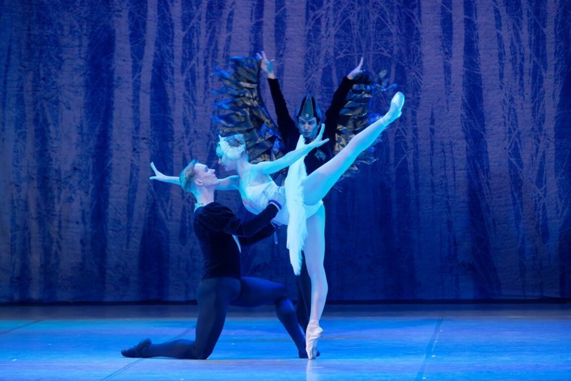 Балетните спектакли "Катарина, или Дъщерята на разбойника" и "Лебедово езеро" представят във Варна