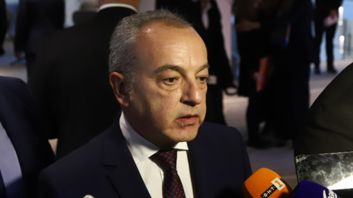 Намаляват с 10% разходите за заплати в бюджетния сектор от 1 септември