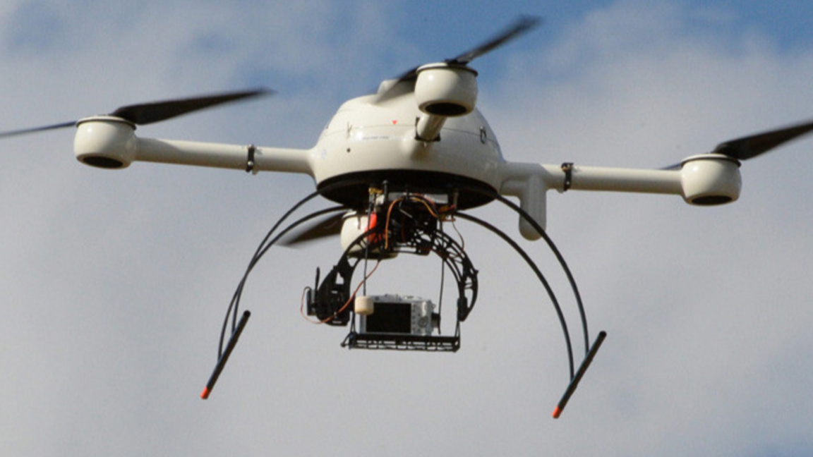 Фотограф за случая на летище София: Дроновете не стават за авиационна фотография