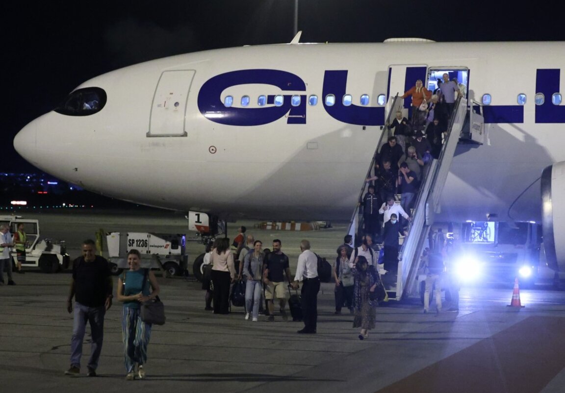 Българското външно министерство успя да евакуира 148 души от Израел