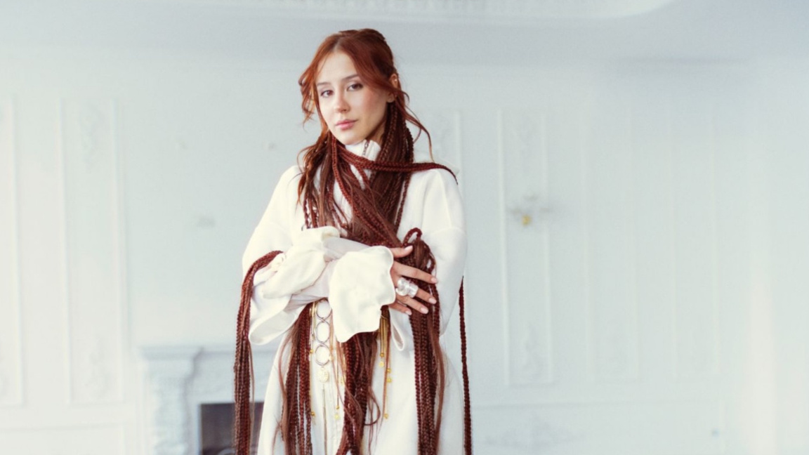 Το «Δίνω» ολοκληρώνει τη μουσική τριλογία της MONA