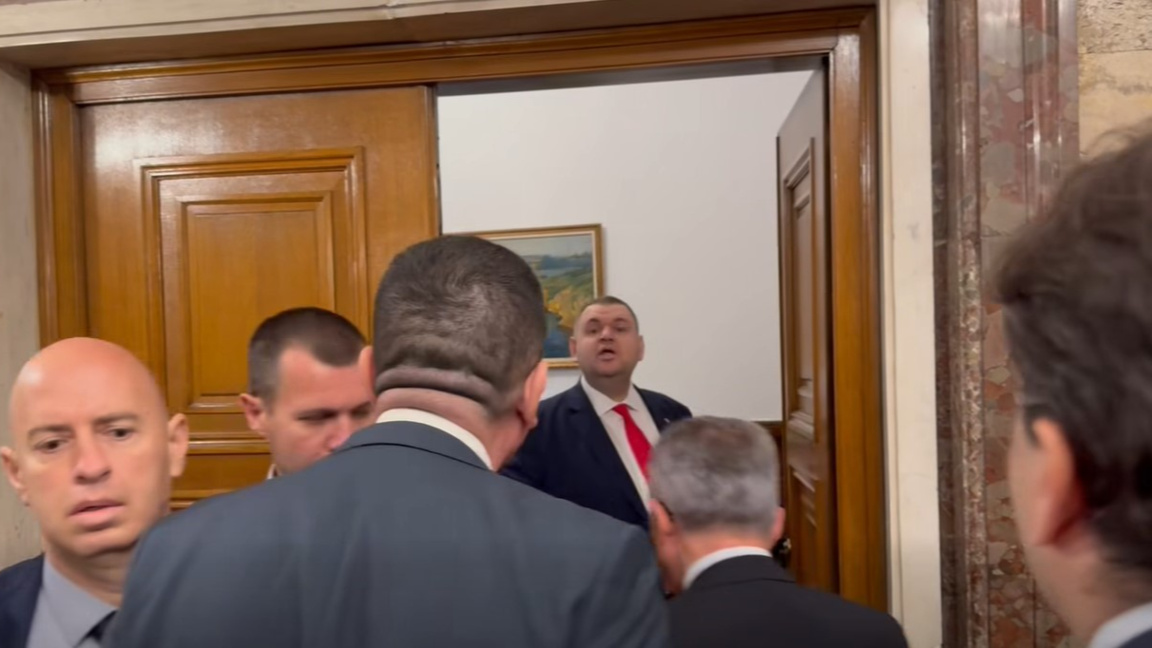 Ивайло Мирчев в остър словесен сблъсък с Пеевски