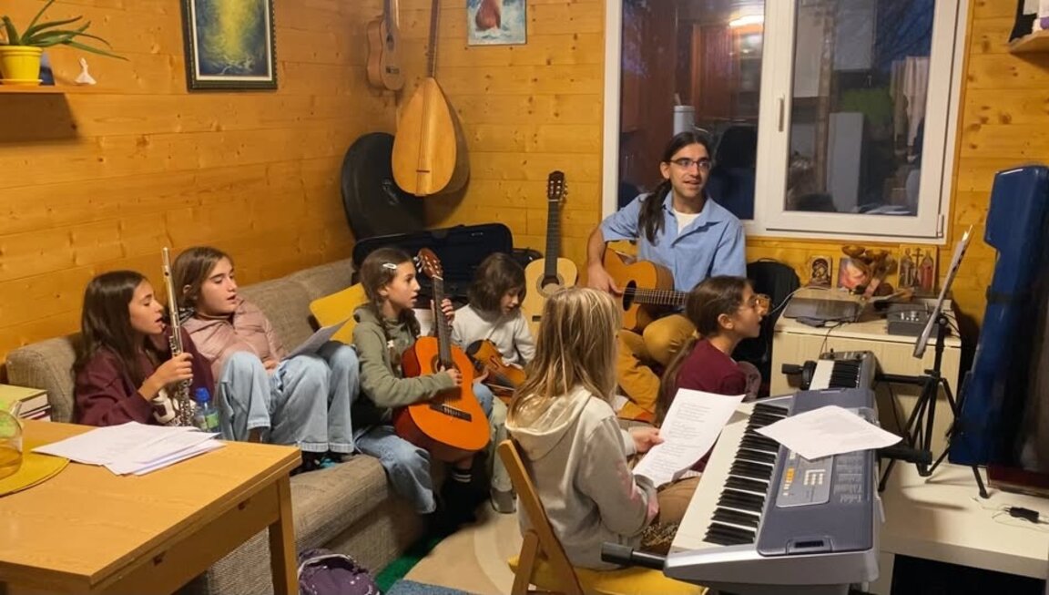 Константин Кучев - вдъхновява и преподава с любов в сърцето