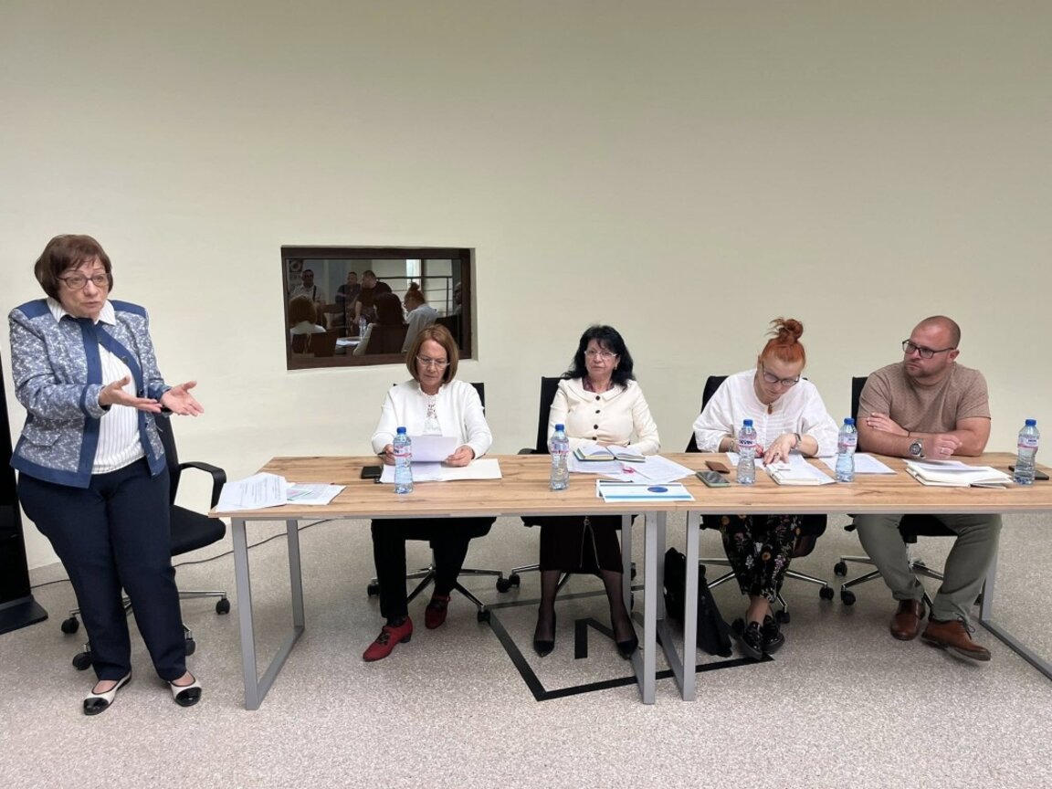 Чистотата, презастрояването и паркирането са приоритетите, по които ще работи Консултативния съвет в Казанлък