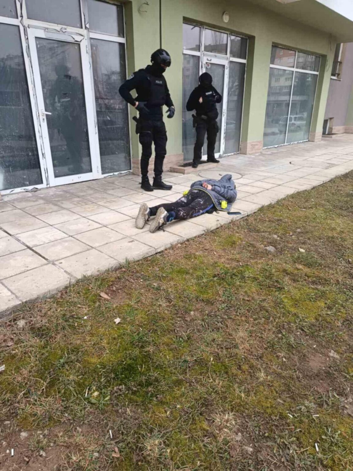 При спецакция в Перник: Задържаха група за домови кражби