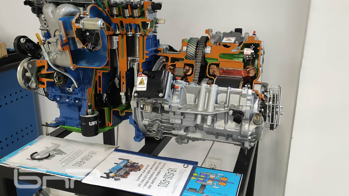 Ново оборудване подобрява учебния процес в гимназията по транспорт