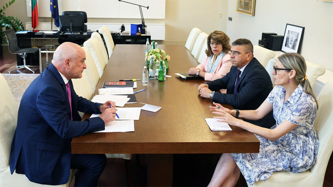 Guvernul are în vedere măsuri pentru îmbunătățirea traficului de la Podul Giurgiu-Ruse