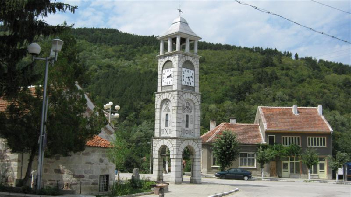Часовниковата кула в Чупрене.