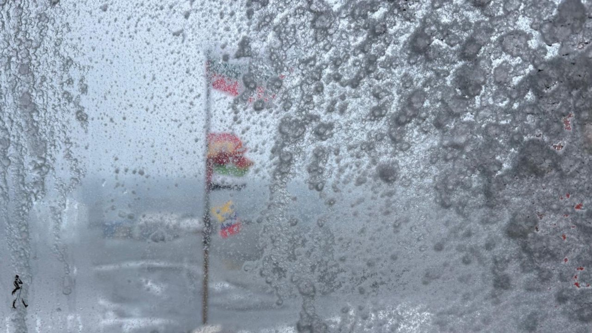 Strong storm blocks Bulgarian base and research ship in Antarctica