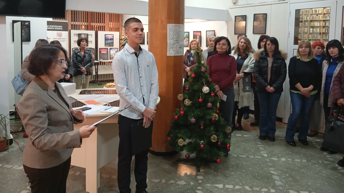 Ученик от Монтана откри благотворителна фотоизложба в подкрепа на дете с аутизъм
