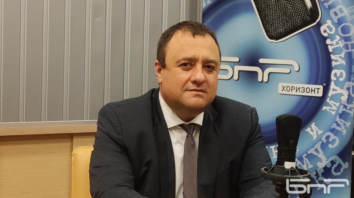 Иван Иванов