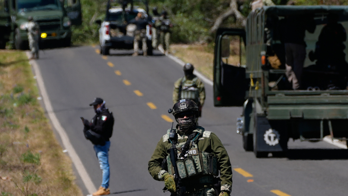 Пътна блокада на пътя към Тапалпа, Мексико, ден след смъртта на Ел Менчо, 23 февруари 2026 г.