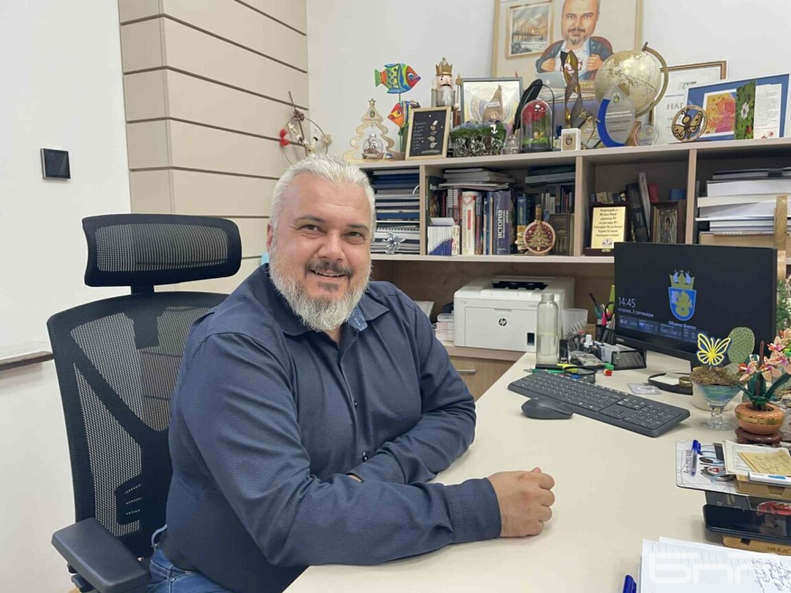 Михаил Ненов