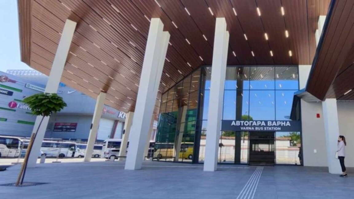 Автогара-Варна за платения достъп на таксита до паркинга: Правилата на фирмата са такива