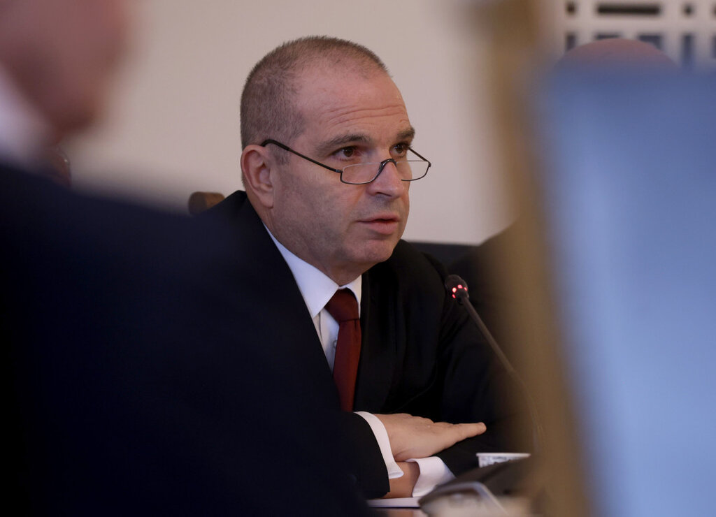 Гроздан Караджов: Сигнал на 112 е причината за ескорт от германски изтребители на самолета от София