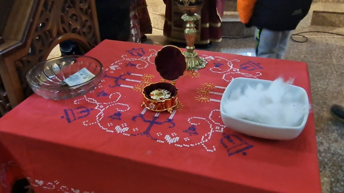 Частица от мощите на св. Трифон е изложена за поклонение в  Брезник