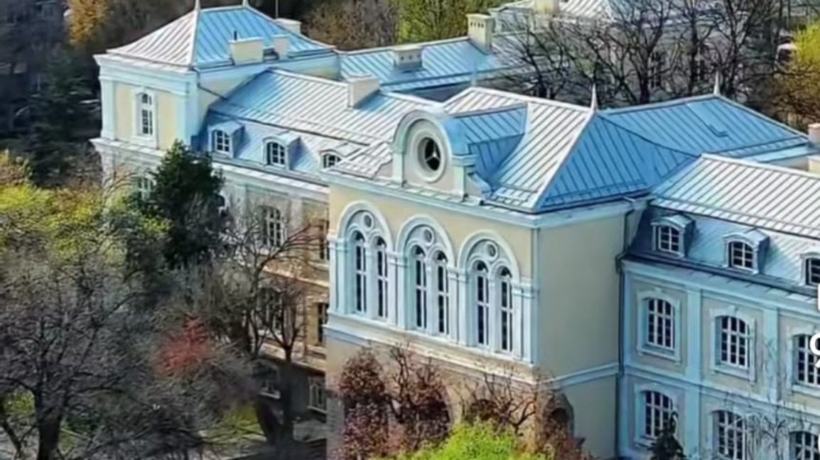 Хуманитарната гимназия