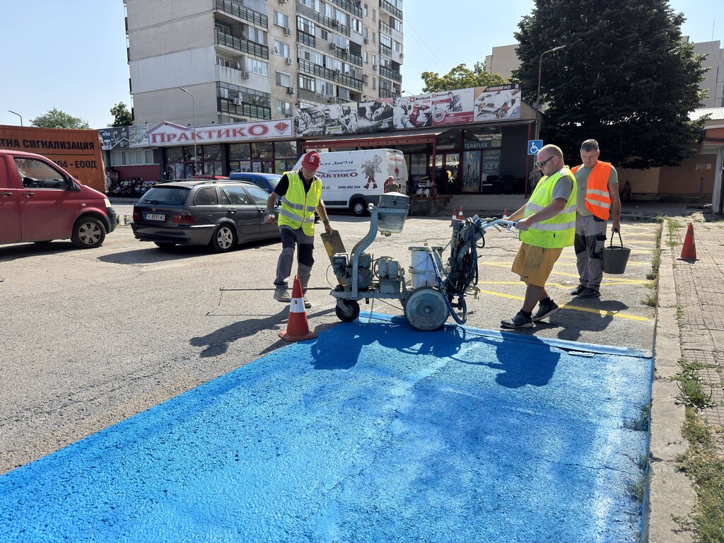 Община Ямбол обновява пътната маркировка по ключови улици и кръстовища