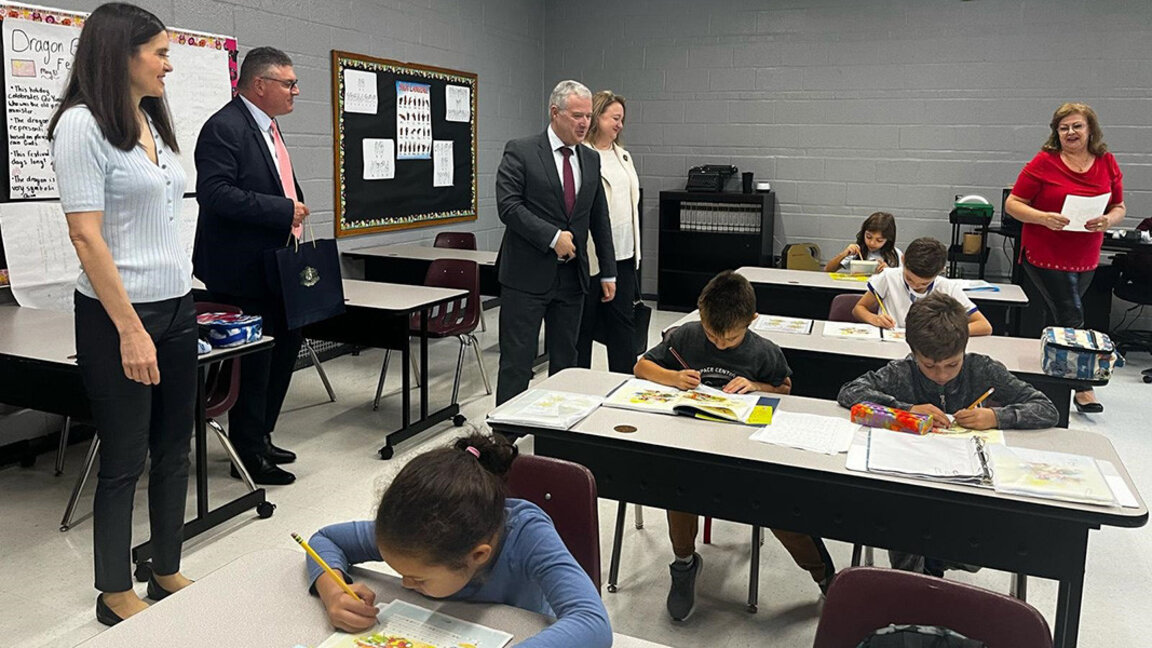 Foreign Minister visits Bulgarian Sunday school in Washington
