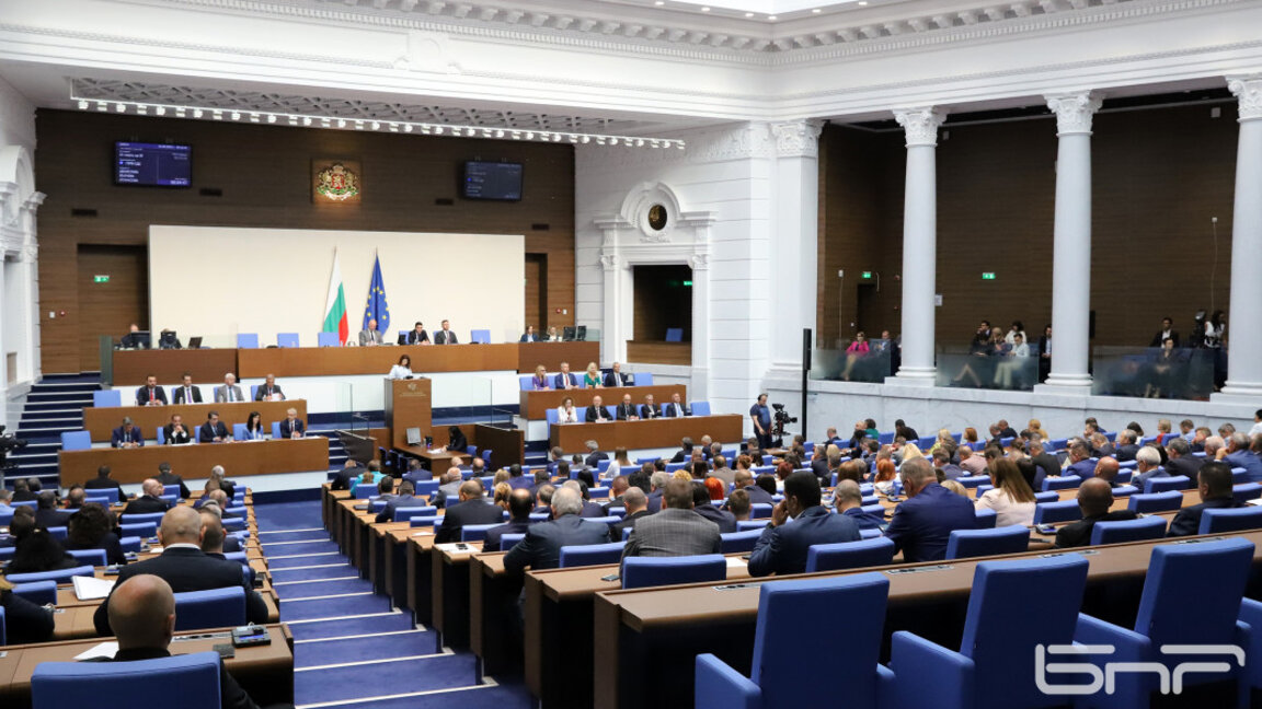 Η ψήφος δυσπιστίας θα συζητηθεί στις 15 Νοεμβρίου