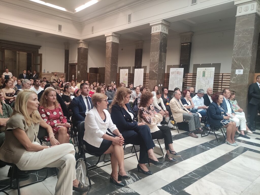 20 години литературен конкурс за деца „Бодлите на таралежите“