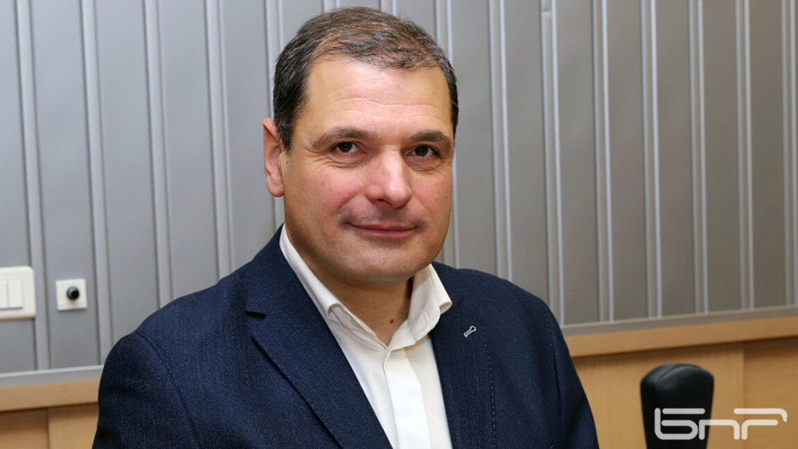 Доц. Инджов: Видяхме пърформансът на Борисов