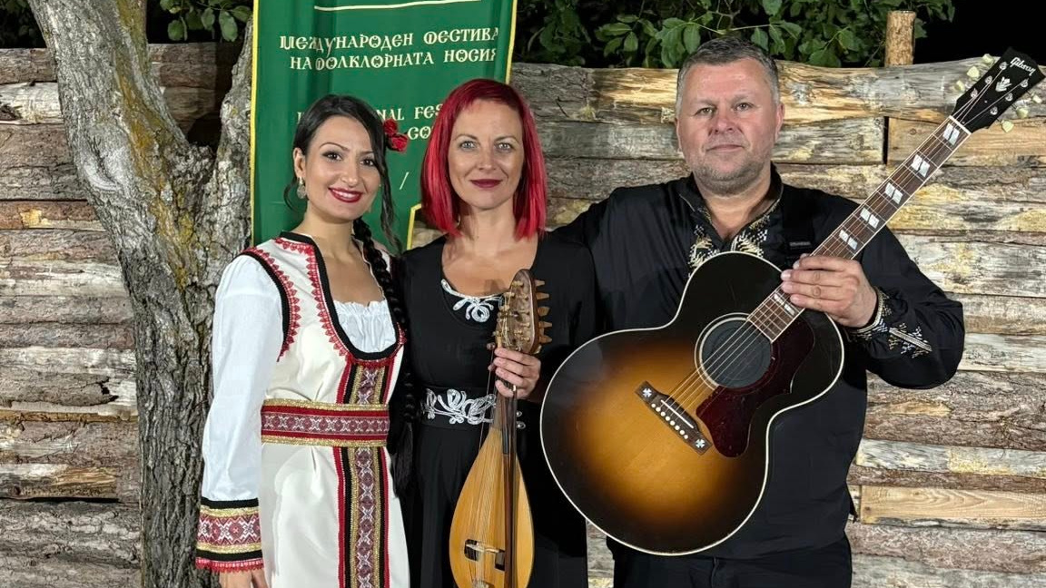 отляво надясно: Лина Мачева, Христина Белева, Петър Миланов
