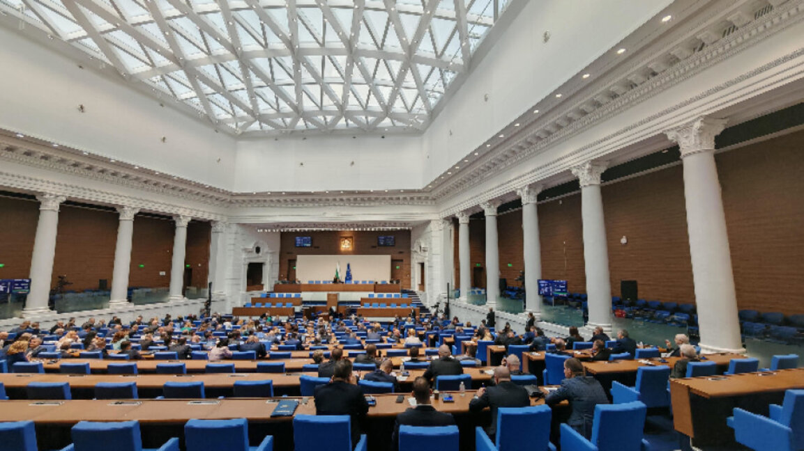 Народното събрание изслуша вещи лица по преизчисляването на вота