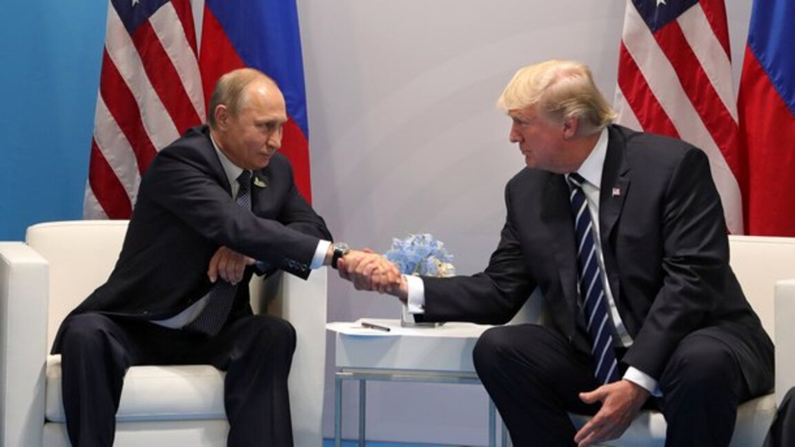 Владимир Путин и Доналд Тръмп - архивна снимка
