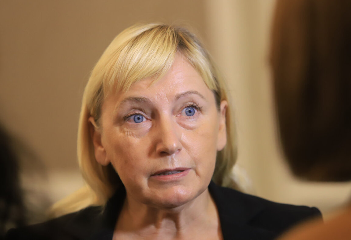 Елена Јончева