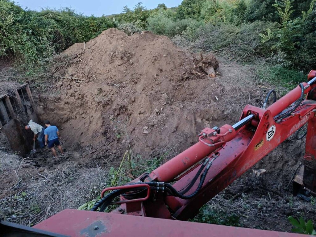 Какво се случва с река Тополовец в село Градец