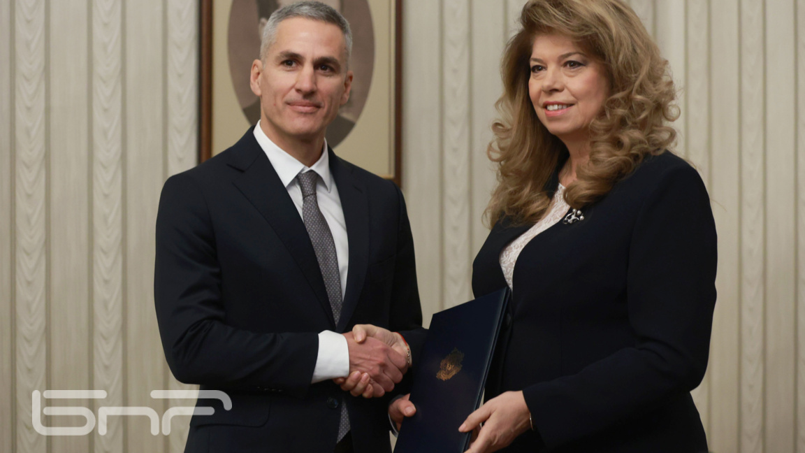 Le candidat au poste de premier ministre intérimaire présente son gouvernement