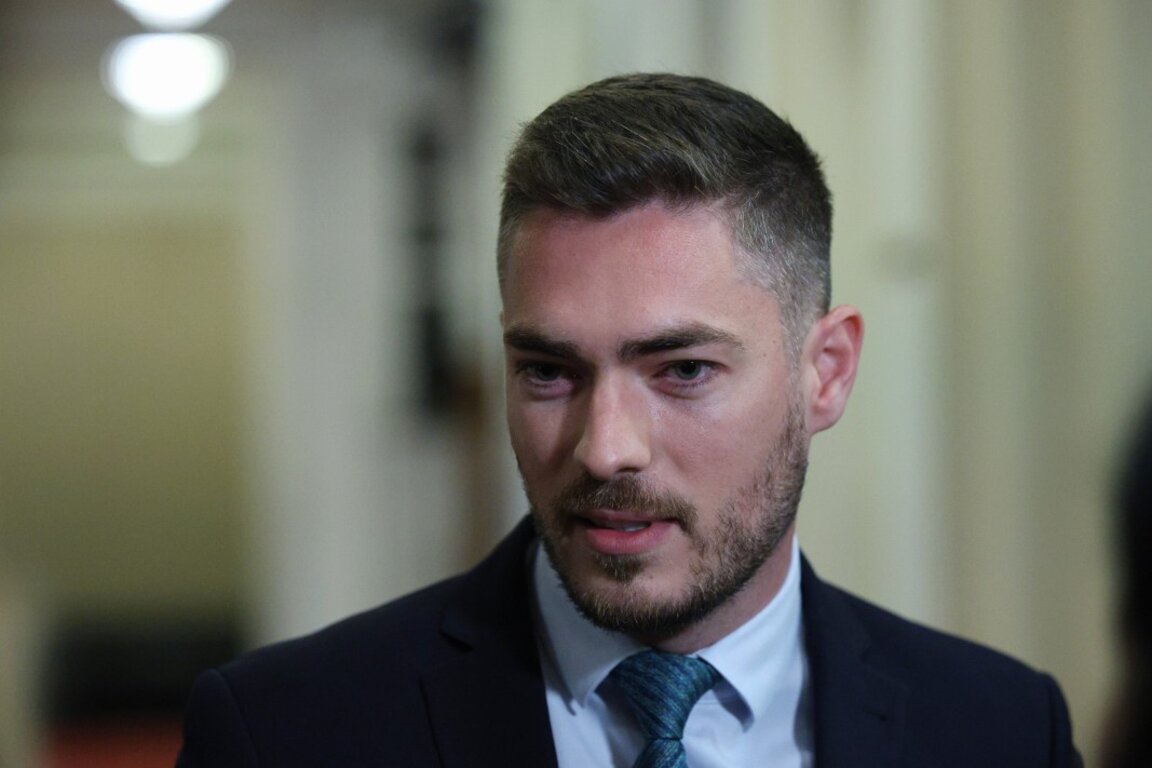 Васил Стефанов от парламентарната група на "Продължаваме промяната - Демократична България".