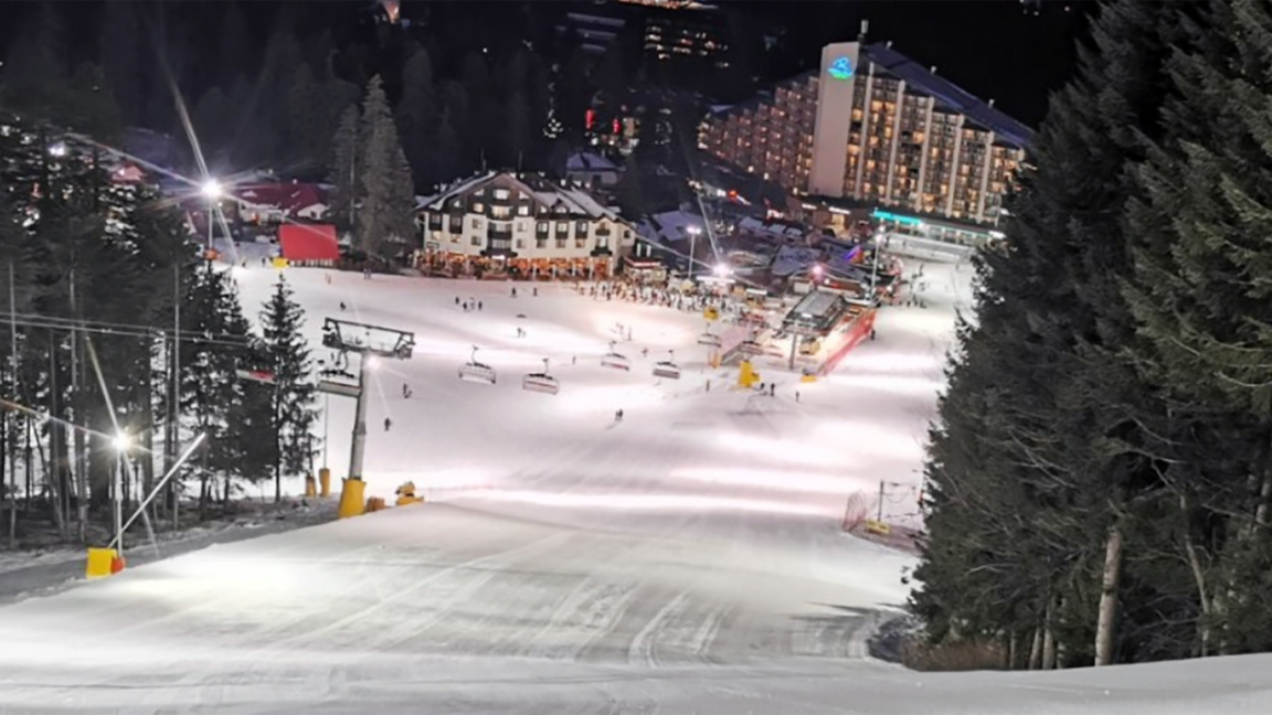En el centro de invierno Borovets comienzan los descensos nocturnos 